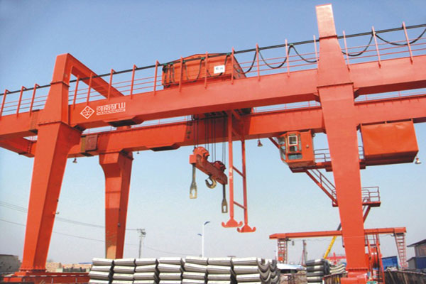 Portal crane for subway constr